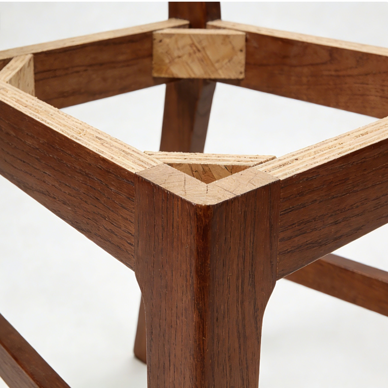 Sandalye ayakları i&ccedil;in kontrplaktan yapılmış kereste