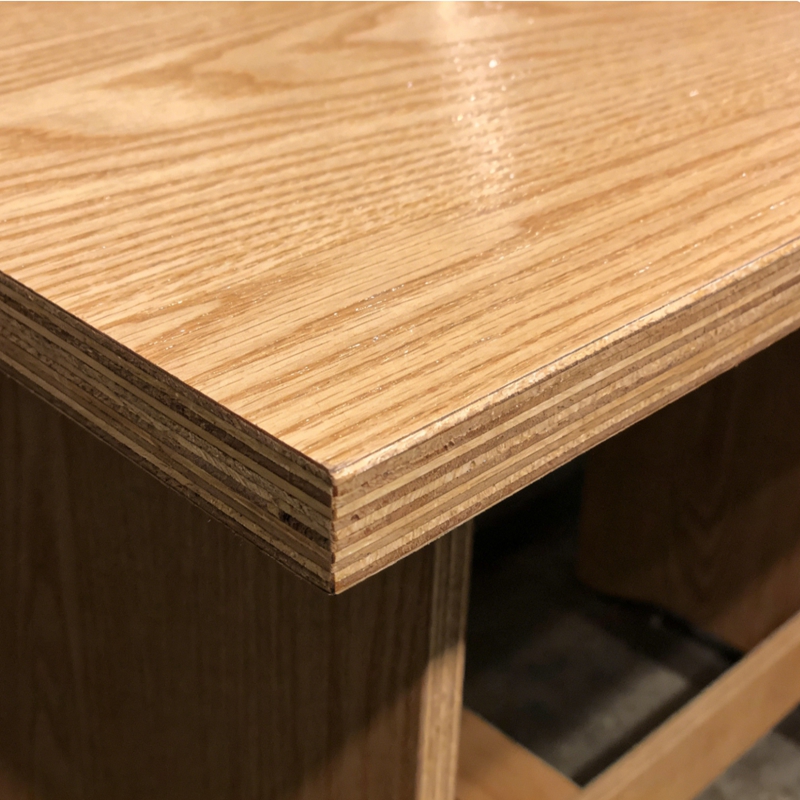 kontrplaktan yapılmış masa