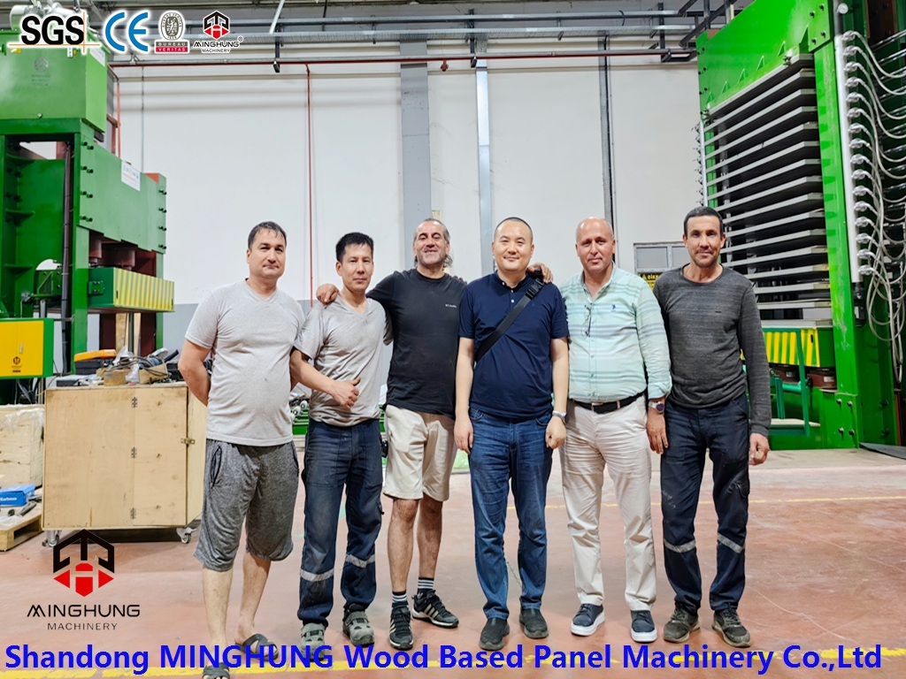 MINGHUNG M&uuml;şterinin fabrikasını ziyaret etmek